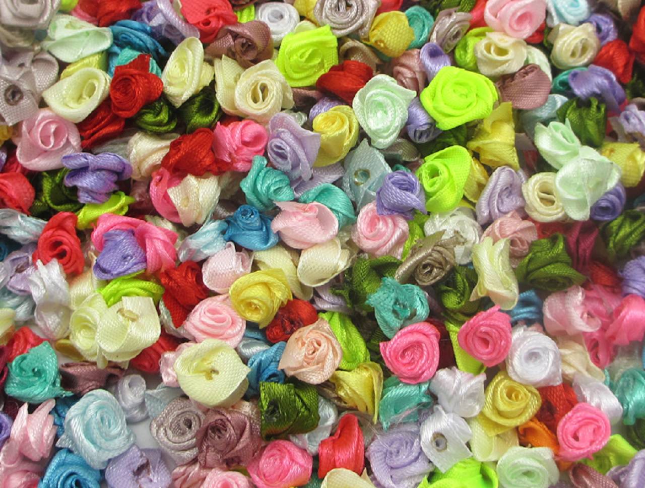 Saténové ružičky 1 cm