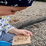 Hračky - Vypalované drevené kartičky pre deti "Dedove obrázky" (Vláčik) - 9415343_