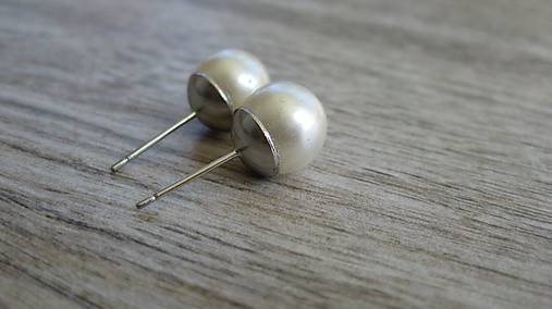 Náušnice - Perly napichovačky - chirurgická oceľ 10mm (Smotanové Ivory perly - chirurgická oceľ č.1981) - 9416537_
