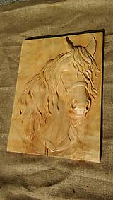 Drevorezba hlava koňa javorové drevo