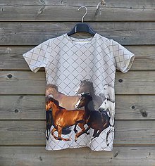 Detské oblečenie - Tričko so vzorom koní - 9424708_