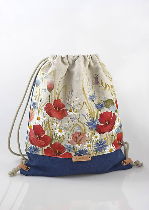 Kvetinový batoh z ľanu s ručnou maľbou "Lúčne kvety" pre štýlovú cestovateľku