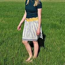 Sukne - Prúžkovaná sukňa so žltým pásom - 9462334_