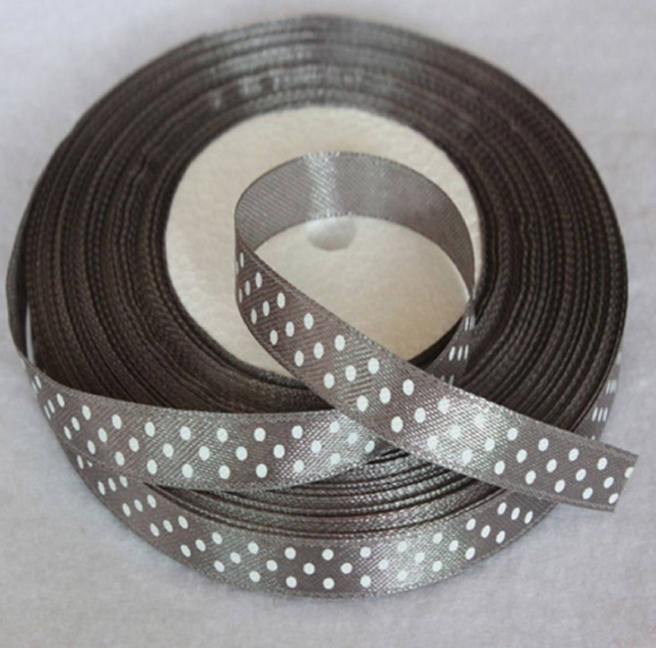 SS102 Saténová stuha bodkovaná 10 mm / 1 m (Šedá)