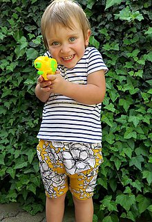 Detské oblečenie - kraťasy z biobavlny Kvety Plamienka - 9488799_