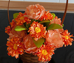 Dekorácie - Košík s oranžovými kvetmi - 9494697_
