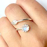 Prstene - Simple Leaf Silver Gemstone Ring Ag925 / Strieborný prsteň s minerálom  (Moonstone / Mesačný kameň) - 9500317_