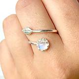 Prstene - Simple Leaf Silver Gemstone Ring Ag925 / Strieborný prsteň s minerálom  (Moonstone / Mesačný kameň) - 9500318_