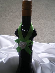 Svadobné pierka - stuhy  na  fľaše-zelené - 9502152_