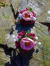 Svadobný set ružovo- bordovej farby, prsteň a štipec do vlasov alebo na oblečenie