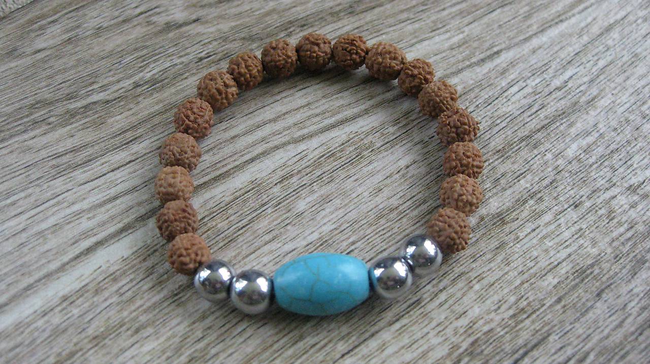 Náramok z minerálov pružný