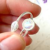 Prstene - Simple Leaf Silver Gemstone Ring Ag925 / Strieborný prsteň s minerálom  (Moonstone / Mesačný kameň) - 9508328_