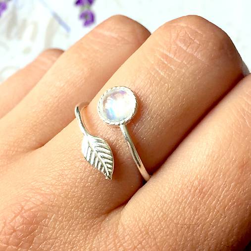 Simple Leaf Silver Gemstone Ring Ag925 / Strieborný prsteň s minerálom  (Moonstone / Mesačný kameň)