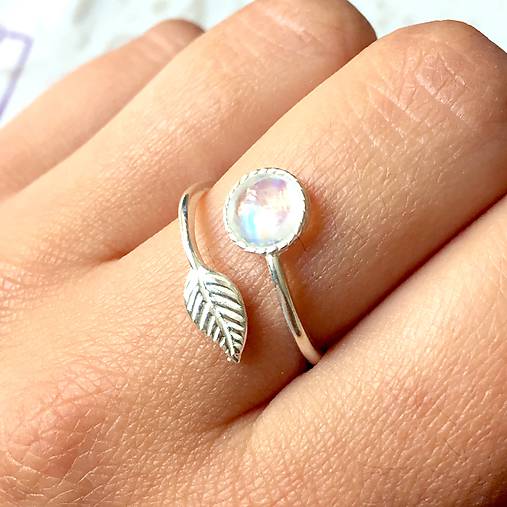 Simple Leaf Silver Gemstone Ring Ag925 / Strieborný prsteň s minerálom  (Moonstone / Mesačný kameň)