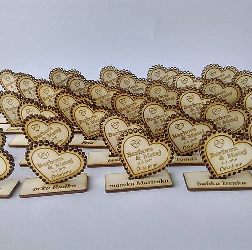 Darčeky pre svadobčanov - Drevená magnetka + menovka 2v1 - 9507983_