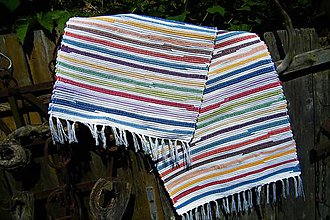 Úžitkový textil - Tkaný bielo-pestrofarebný koberec - 9508317_