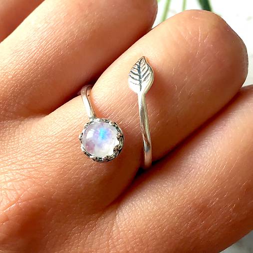 Simple Leaf Silver Gemstone Ring Ag925 / Strieborný prsteň s minerálom  (Vintage Moonstone / Mesačný kameň (patinovaný))