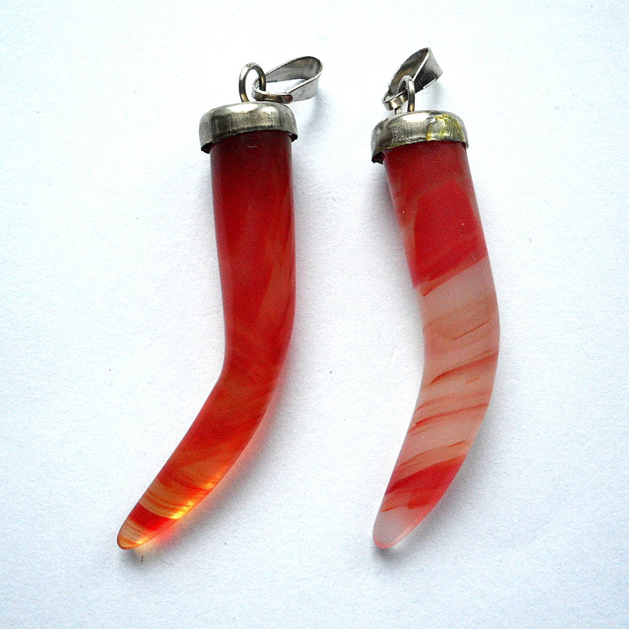 Minerály-prívesky-1ks (karneol-zub)