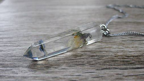 Náhrdelníky - Živicový náhrdelník s kvietkami - chirurgická oceľ (AKCIA s kvietkom a nezábudkou č. 2087) - 9524499_