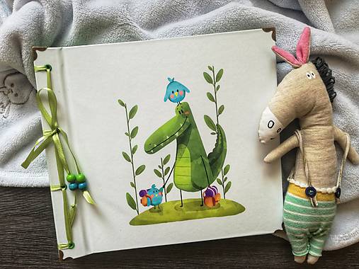 Papiernictvo - Fotoalbum klasický, polyetylénový obal s potlačou ,,Krokodíl Alfréd na návšteve,,  - 9529070_