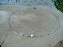 oceľový náhrdelník s perlou z mušlí