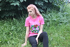 Topy, tričká, tielka - Kvetované bavlnené ružové hippies tričko PEACE veľkosť S - 9546330_