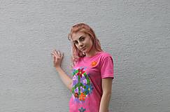 Topy, tričká, tielka - Kvetované bavlnené ružové hippies tričko PEACE veľkosť S - 9546333_