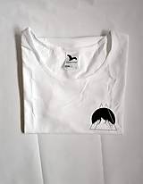 Topy, tričká, tielka - Hory v nás - biele minimalistické tričko - 9549846_