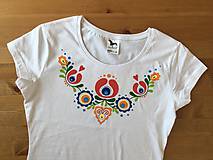 Topy, tričká, tielka - Maľované dámske pestrofarebné folk tričko (klasické) - 9550680_