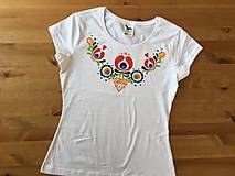 Topy, tričká, tielka - Maľované dámske pestrofarebné folk tričko (klasické) - 9550681_