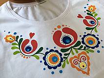 Topy, tričká, tielka - Maľované dámske pestrofarebné folk tričko (klasické) - 9550825_