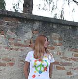 Topy, tričká, tielka - Hippies kvetinkové ručne maľované bavlnené tričko  PEACE veľkosť S - 9559120_