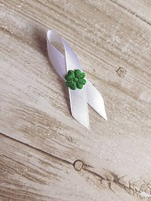 Svadobné pierka - pierko biele so zeleným štvorlístkom - 9561315_