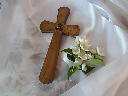 Dekorácie - Krížik s kvietkom 8 - 9565421_