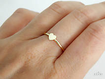 Prstene - 585/1000 zlatý prsteň srdce (žlté zlato) - 9578031_