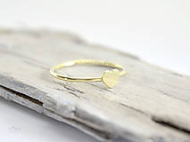 Prstene - 585/1000 zlatý prsteň srdce (žlté zlato) - 9578032_