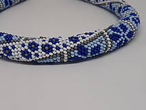 Náhrdelníky - Modrý náhrdelník s kvetinkami - 9581528_
