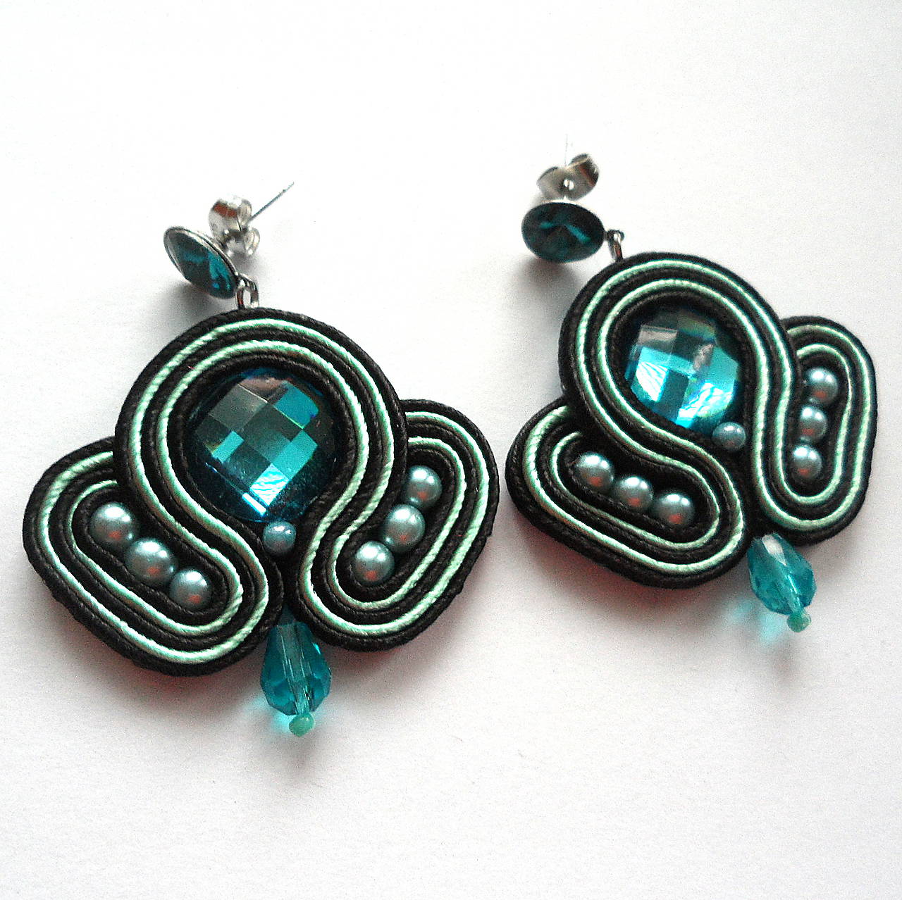 SOUTACHE napichovačky