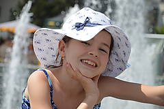 Detské čiapky - Letný klobúk jemné kvietky - 9587742_