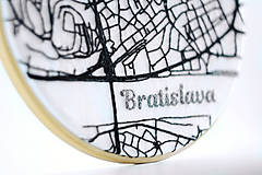 Dekorácie - VYŠIMA - súprava na vyšívanie Bratislava - 9593010_