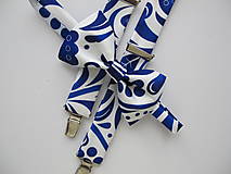 Pánske doplnky - Pánsky motýlik a traky-set modrobiely s ornamentami - 9597221_