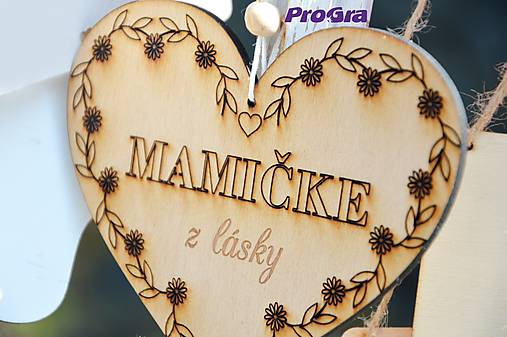 Tabuľky - Mamičke - drevené srdiečko s kvietočkami - 9611925_