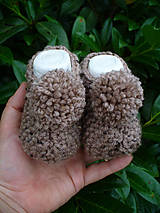 Detské topánky - Hnedé bombuľkové ťapušky, papučky - 9621961_