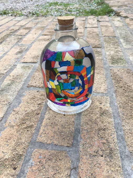 Maľovaná mozaika na fľaške