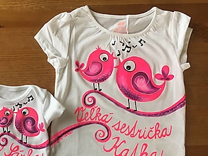Detské oblečenie - Maľované s motívom vtáčikov-sestričiek (... v ružovom s nápisom Veľká  sestrička (meno) na tričku) - 9629477_
