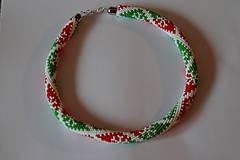 Zeleno-červeno-biely náhrdelník