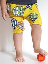 Detské oblečenie - kraťasy z biobavlny Do oblakov! (žlté) - 9645016_