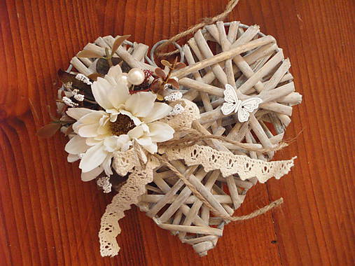 Dekorácie - Srdiečko ivory s motýlikom 15cm pre učiteľku - 9642397_