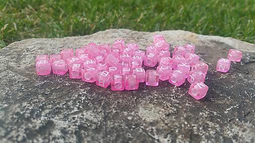 Korálky - Akrylové písmenká 209ks ružové 6x6mm - 9648126_