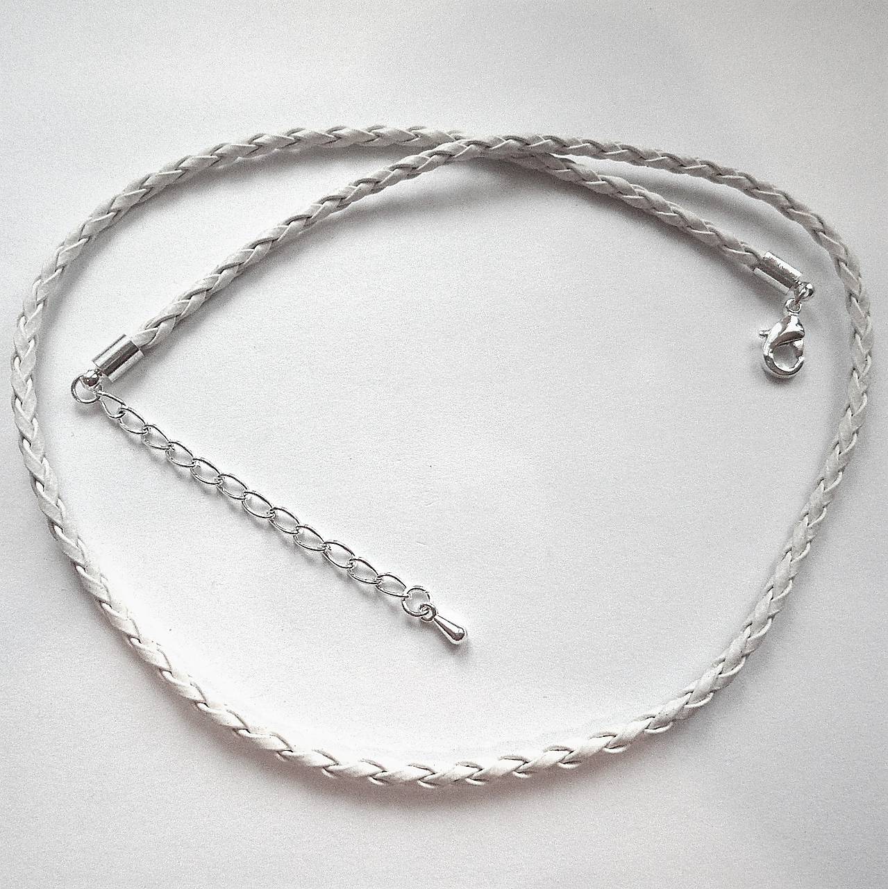 Koženkový náhrdelník 45cm-1ks (biela)